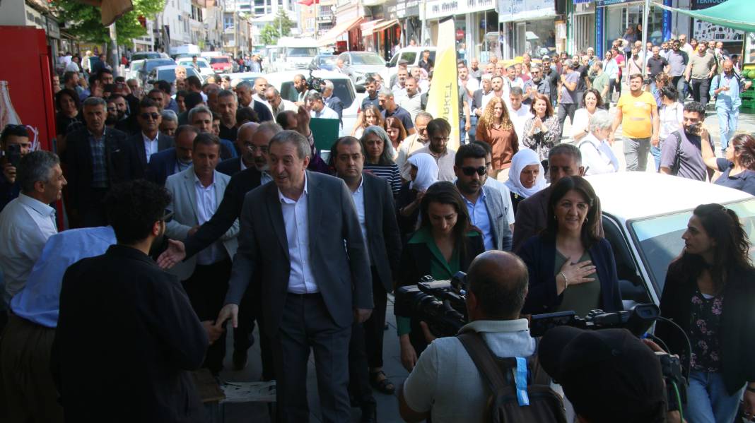 Hakkari, İstanbul, Ankara... DEM Parti kayyım atanmasına karşı ayakta 1